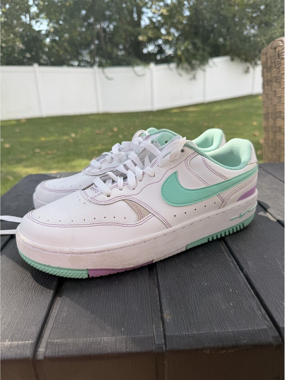 Women’s Size 10.5- Nike Gamma Force Sneaker White Emerald Rise